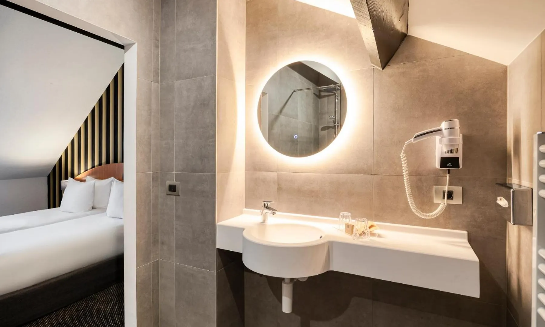 Aris Grand Place Hotel Brussels 3*,