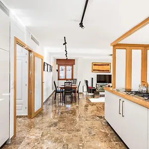 Mary In By Solaga Homes Apartment